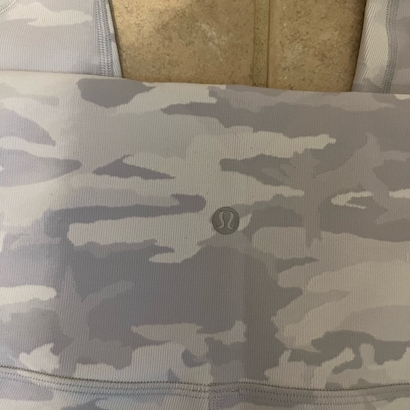 Lululemon Wunder Under HR Crop 23” Scalloped - Picture 6 of 12